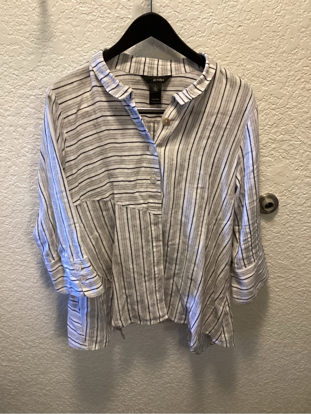 Ali Miles White and Gray Striped Button-Up Tunic